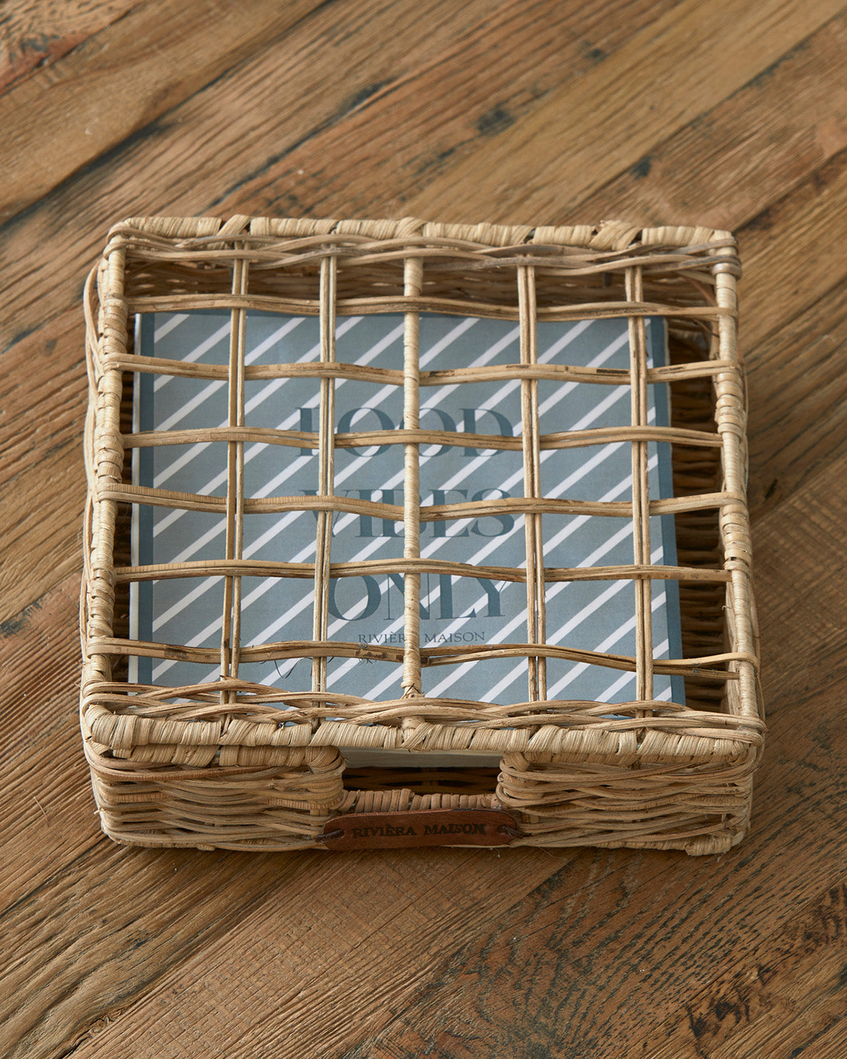 NAPKIN HOLDER rustic rattan woven, decorated with napkins by Riviera Maison