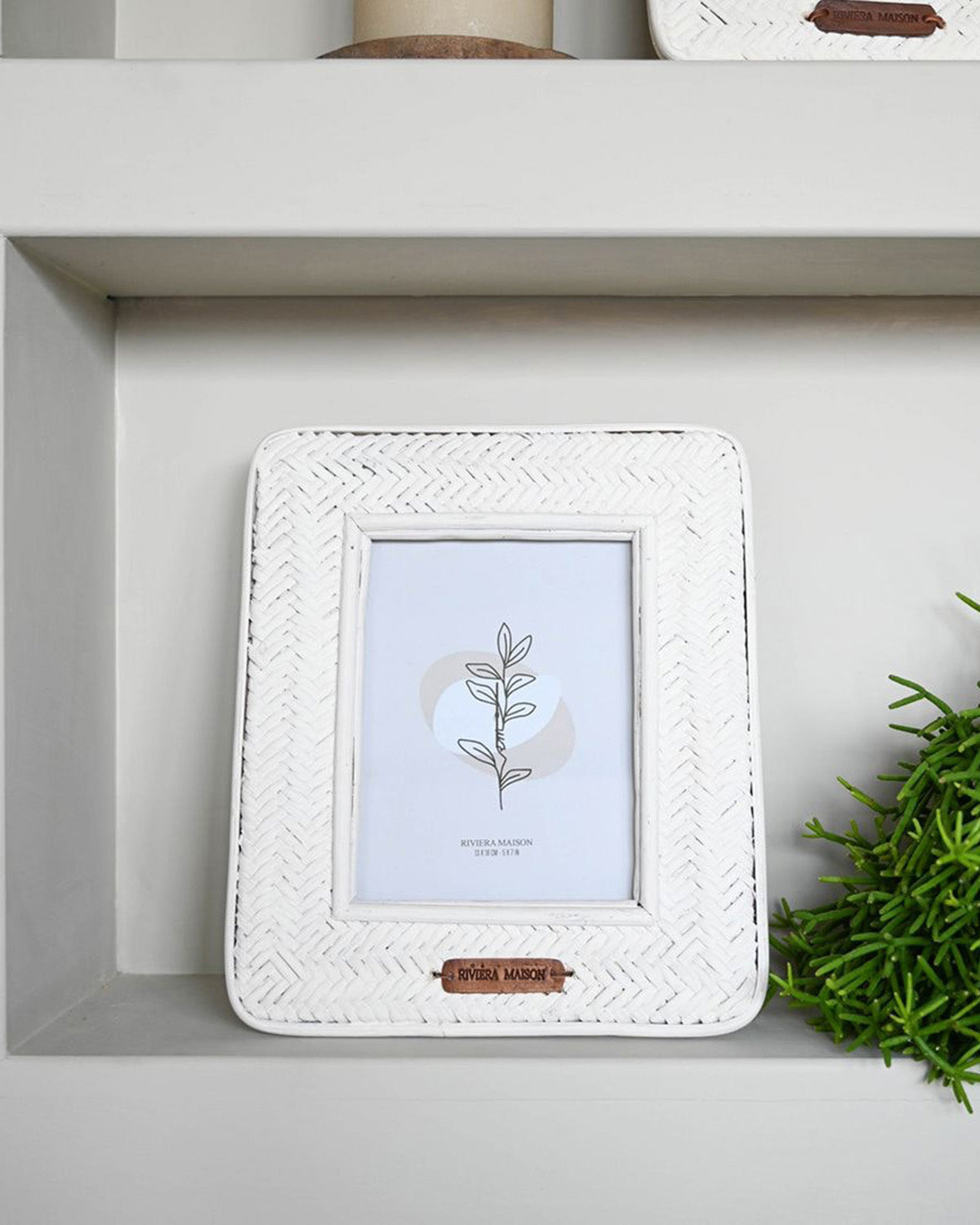 BRAIDED PHOTO FRAME in color WHITE  made of rustic rattan in a braided pattern